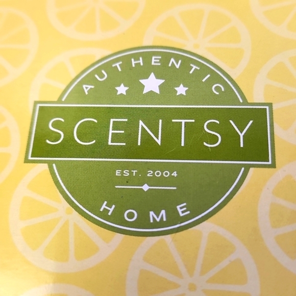 NIB, Scentsy Warmer Share Your Song Reunion 2016. Microphone Wax Warmer. - Picture 8 of 15